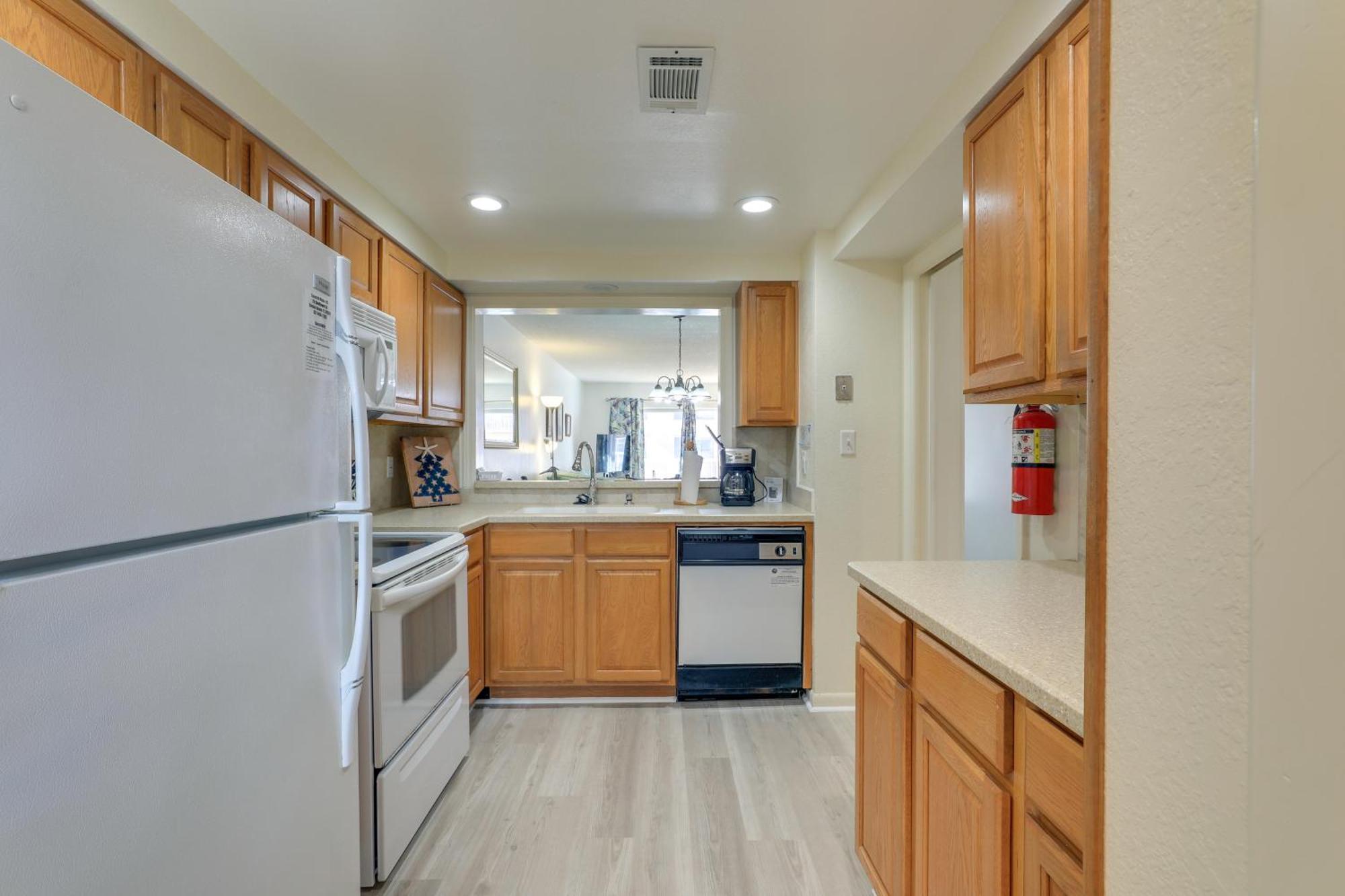 Central Cocoa Beach Condo With View, Steps To Beach! Εξωτερικό φωτογραφία